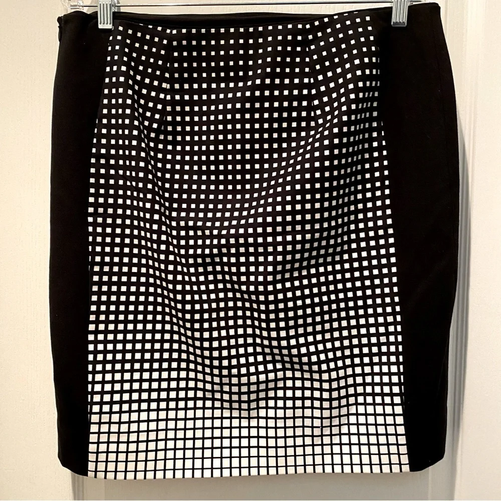 WHBM I White House Black Market black and White Graphic Squares Pencil Skirt - Picture 6 of 7